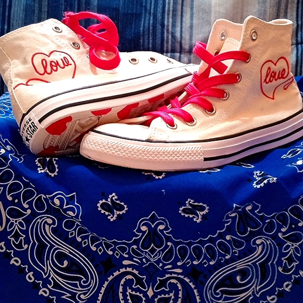 Chuck Taylor Uniquely Designed Junior Converse All Star high tops ❤️
